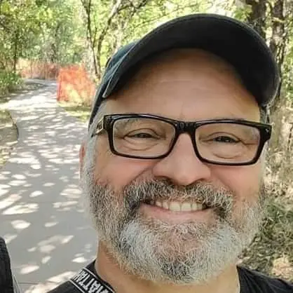 headshot of senior minister reverend paul ellis jackson