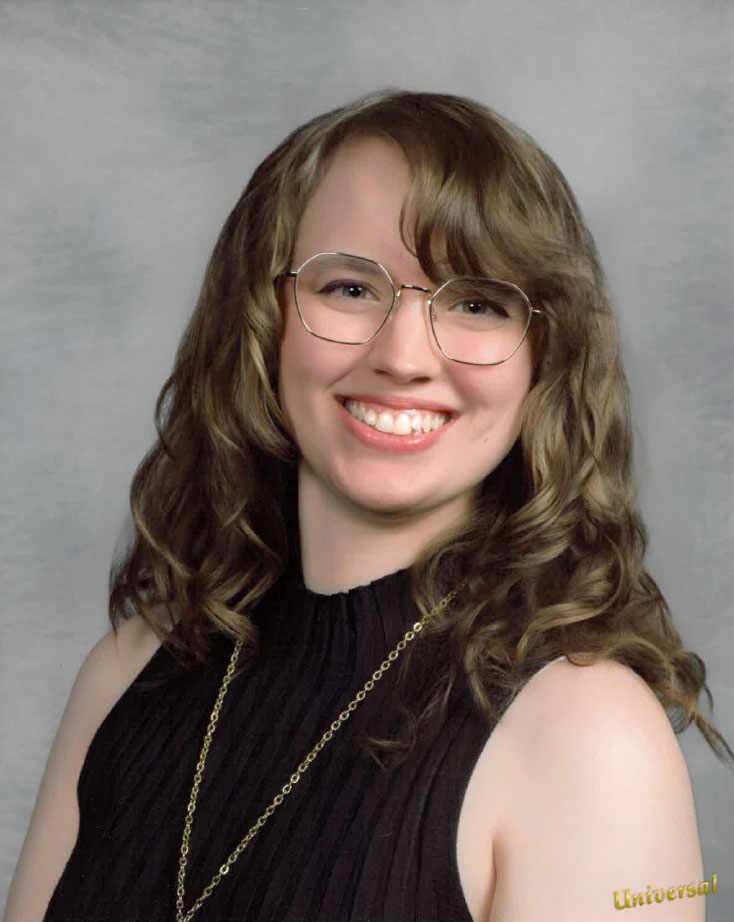 headshot of julia gonzalez smiling